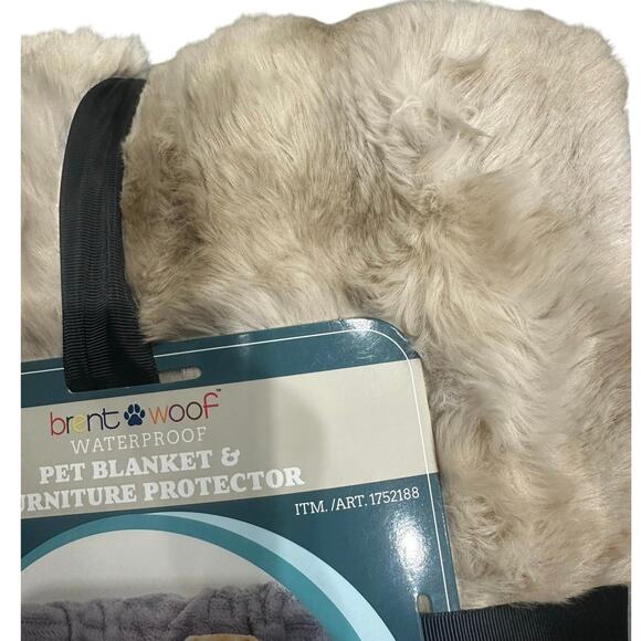 Brentwoof Oversized Waterproof Pet Blanket and Furniture Protector - Picture 4 of 4